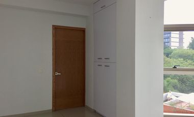 Espectacular departamento, 3 recámaras, alberca, gimnasio, a 2 cuadras del club de golf