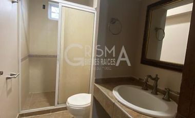 CASA  AMPLIA  SEMIAMUEBLADA  EN RENTA EN COL. JARDINES DE TUXPAN