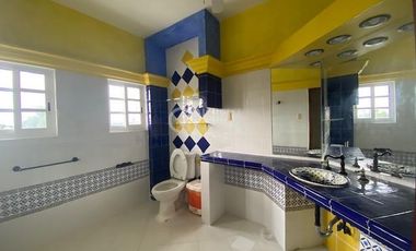 CASA  AMPLIA  SEMIAMUEBLADA  EN RENTA EN COL. JARDINES DE TUXPAN