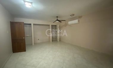 CASA  AMPLIA  SEMIAMUEBLADA  EN RENTA EN COL. JARDINES DE TUXPAN