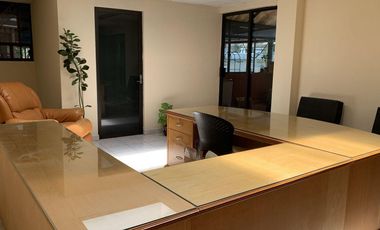 Bodega comercial con oficinas adicionales de 210m | Seguridad 24/7