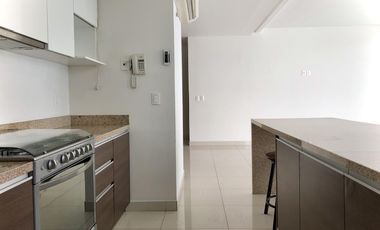 Muy cerca Plaza Sania, 132 M2, 2 recámaras, 2 baños, 2 autos, alberca, gym