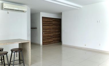 Muy cerca Plaza Sania, 132 M2, 2 recámaras, 2 baños, 2 autos, alberca, gym