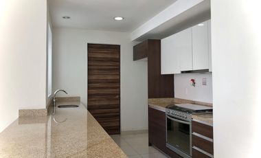 Muy cerca Plaza Sania, 132 M2, 2 recámaras, 2 baños, 2 autos, alberca, gym