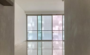 Muy cerca Plaza Sania, 132 M2, 2 recámaras, 2 baños, 2 autos, alberca, gym