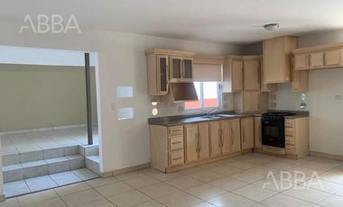 Casa en Renta en Cumbres