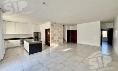 Casa en Renta en Privado Res Rincon de Alcantara