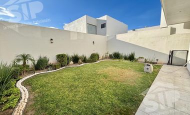 Casa en Renta en Privado Res Rincon de Alcantara