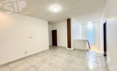 Casa en Renta en Privado Res Rincon de Alcantara