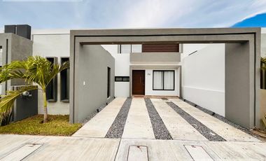 Casa amueblada en renta, Lomas de la Rioja, Rivivera Veracruzana