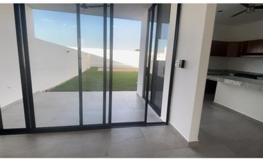 Casa en venta de 4 recamaras al norte de Merida con alberca privada