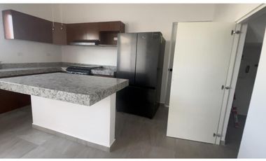 Casa en venta de 4 recamaras al norte de Merida con alberca privada