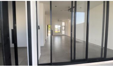 Casa en venta de 4 recamaras al norte de Merida con alberca privada