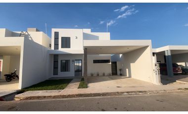 Casa en venta de 4 recamaras al norte de Merida con alberca privada