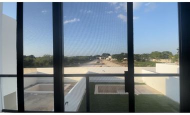 Casa en venta de 4 recamaras al norte de Merida con alberca privada