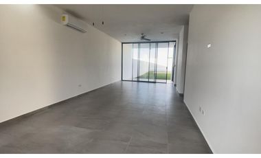 Casa en venta de 4 recamaras al norte de Merida con alberca privada