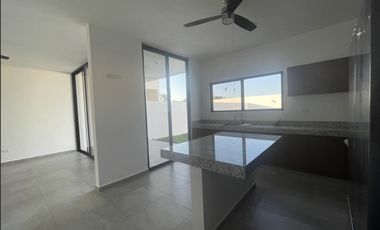 Casa en venta de 4 recamaras al norte de Merida con alberca privada