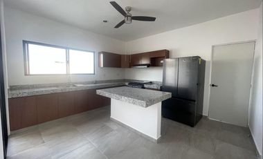 Casa en venta de 4 recamaras al norte de Merida con alberca privada