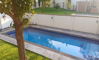 Casa en condominio en venta en Monterrey, Campestre Bugambilias