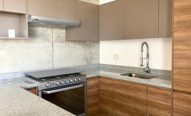 Departamento renta Solares, torre PRIVE, 2 recamáras, 2 autos, alberca, gimnasio