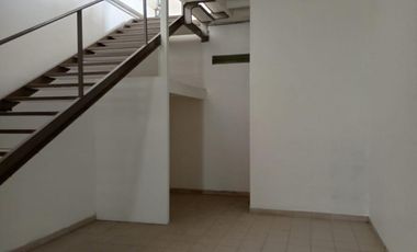 Local en Industrial Alce Blanco