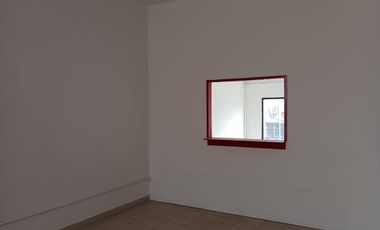 Local en Industrial Alce Blanco