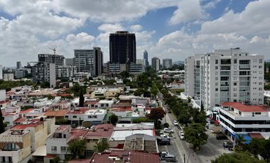 Para estrenar, muy cerca consulado USA, 89 M2, 2 recámaras, 2 baños, 2 autos, gimnasio y business center