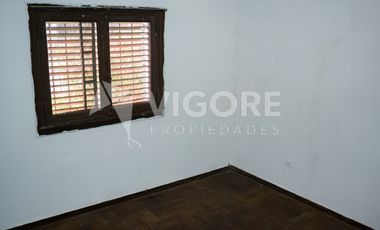 Casa en alquiler c/ cochera en Burzaco