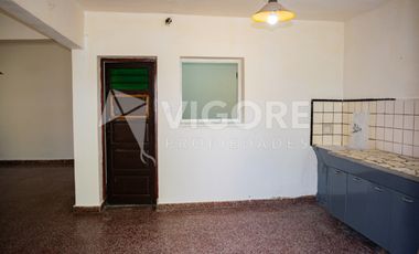 Casa en alquiler c/ cochera en Burzaco