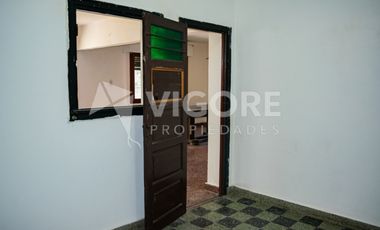 Casa en alquiler c/ cochera en Burzaco