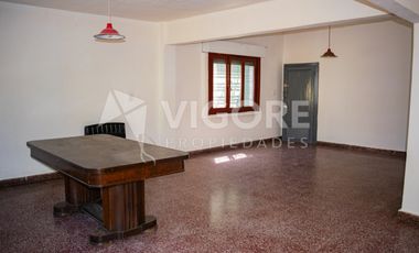 Casa en alquiler c/ cochera en Burzaco