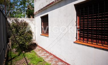 Casa en alquiler c/ cochera en Burzaco