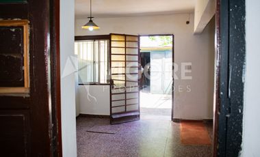 Casa en alquiler c/ cochera en Burzaco