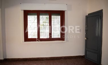 Casa en alquiler c/ cochera en Burzaco