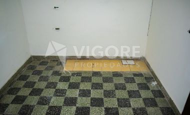 Casa en alquiler c/ cochera en Burzaco