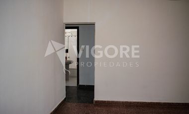 Casa en alquiler c/ cochera en Burzaco