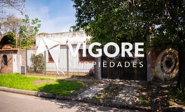 Casa en alquiler c/ cochera en Burzaco