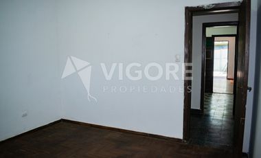 Casa en alquiler c/ cochera en Burzaco