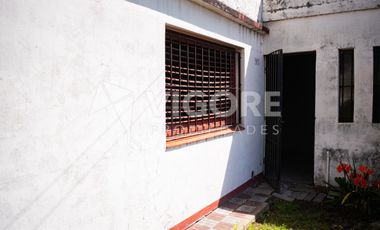 Casa en alquiler c/ cochera en Burzaco