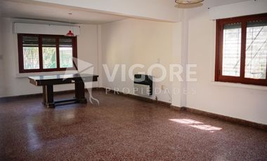 Casa en alquiler c/ cochera en Burzaco