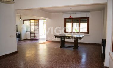 Casa en alquiler c/ cochera en Burzaco