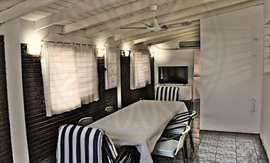 Casa en venta c/ cochera en Burzaco