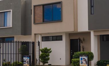 Casa - Fraccionamiento Cumbres Residencial