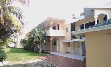 EDIFICIO  EN VENTA O RENTA  SOBRE EL RÍO Y BOULEVARD A LA PLAYA