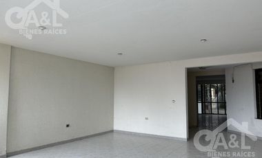 Edificio Comercial en  Venta Ubicado en Avenida Principal