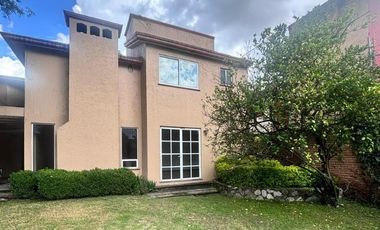 Casa en renta en la Calera con exclusiva ubicación