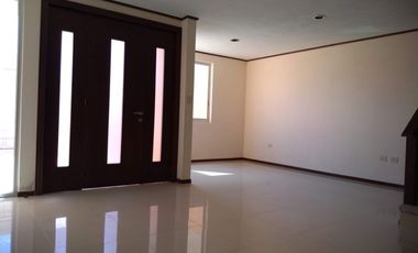 CASA EN RENTA EN CUAUTLANCINGO, CERCA DE PERIFERICO. FRACCIONAMIENTO URBALIA