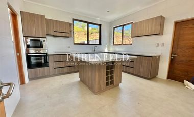 Villa Alemana. Hacienda San Isidro. Casa Mediterránea a estrenar.