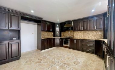 CASA EN VENTA UBICADA EN SABANETA SECTOR LA DOCTORA