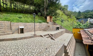 CASA EN VENTA UBICADA EN SABANETA SECTOR LA DOCTORA